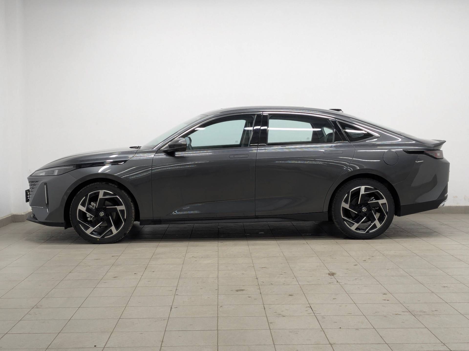 Changan Lamore Tech 1.5 DCT 180hp 2WD 