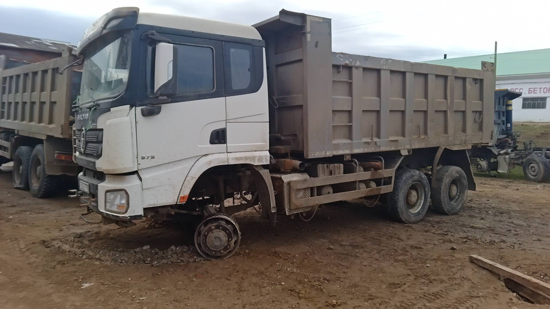 Shacman SX32586T385