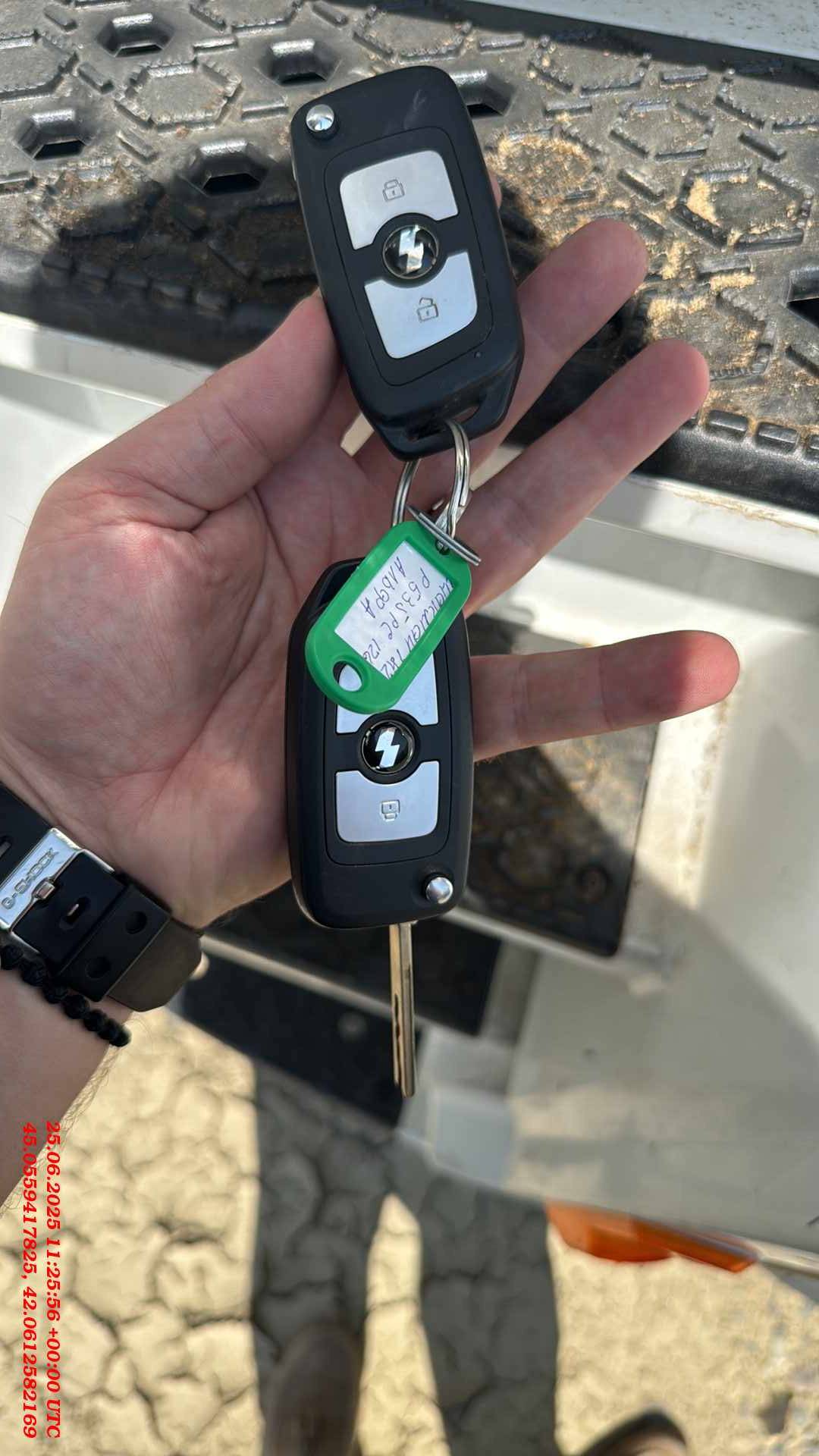 Shacman SX4188YY381,  70 000 км, 2024 года