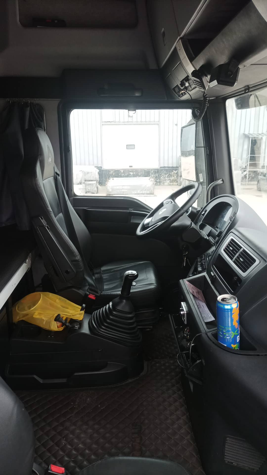 Sitrak C7H 4x2 ZZ4186V361HE,  398 749 км, 2023 года в лизинг
