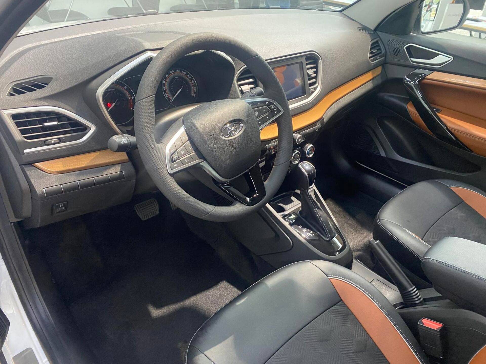 Lada Vesta SW Cross Life 24 1.8 122hp AT