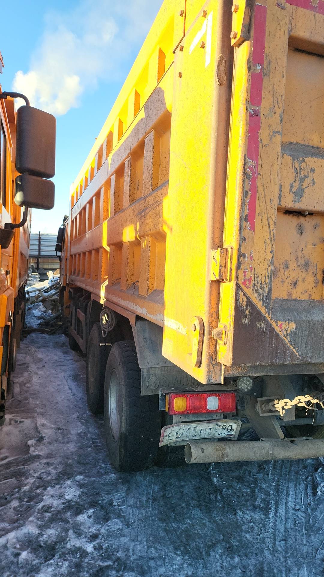 Shacman SX3318DT366 8x4,  251 572 км, 2021 года в лизинг