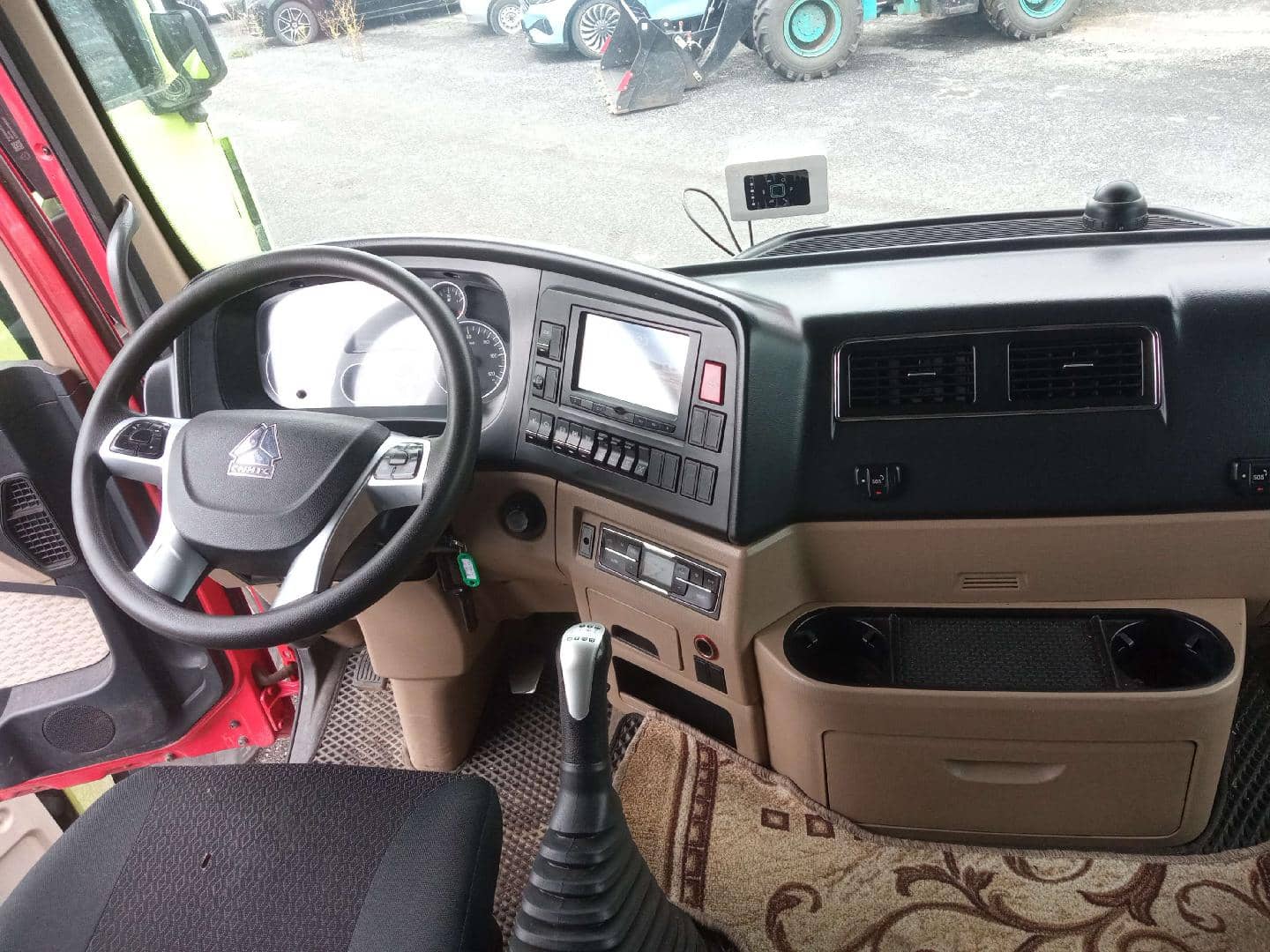 HOWO ZZ3257V384GE1 6x4,  114 200 км, 2023 года в лизинг