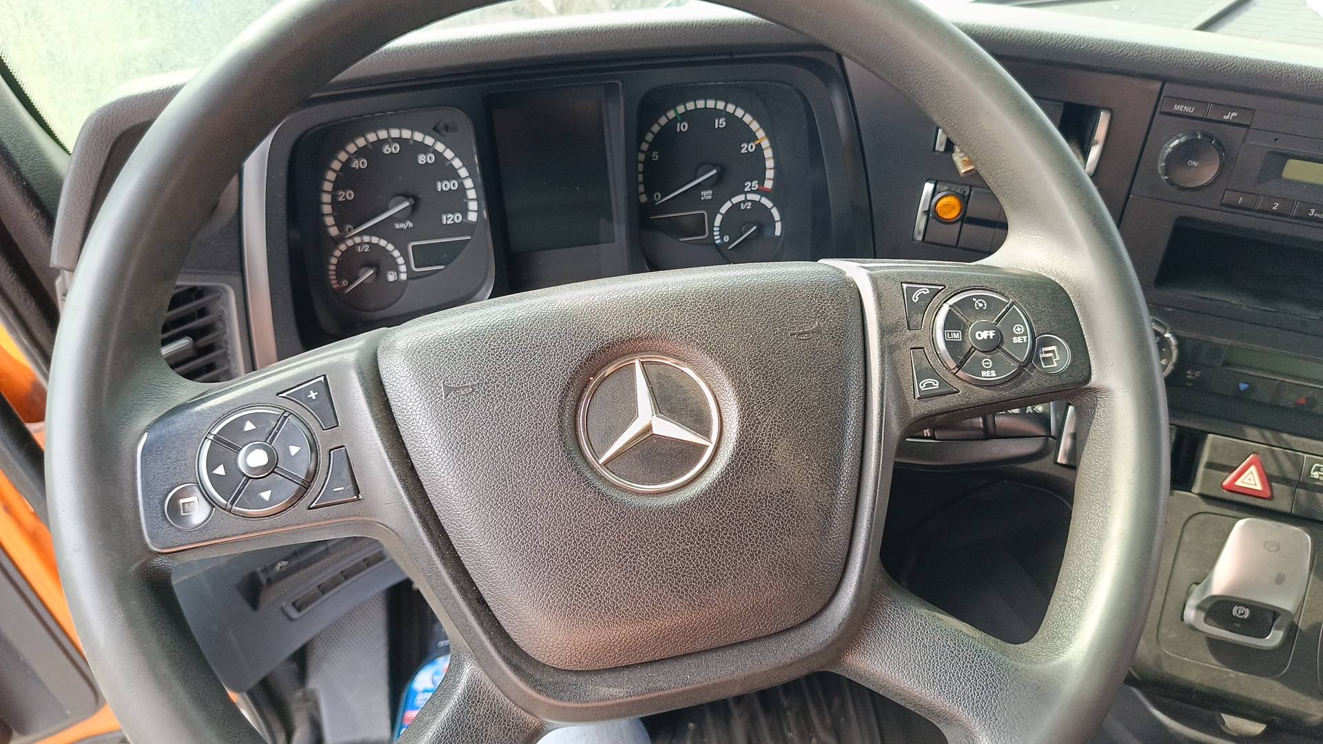 Mercedes-Benz Arocs 5 3348 S 6x4 (ClassicSpace),  10 000 км, 2020 года в лизинг
