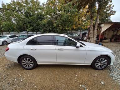 Mercedes-Benz E седан
