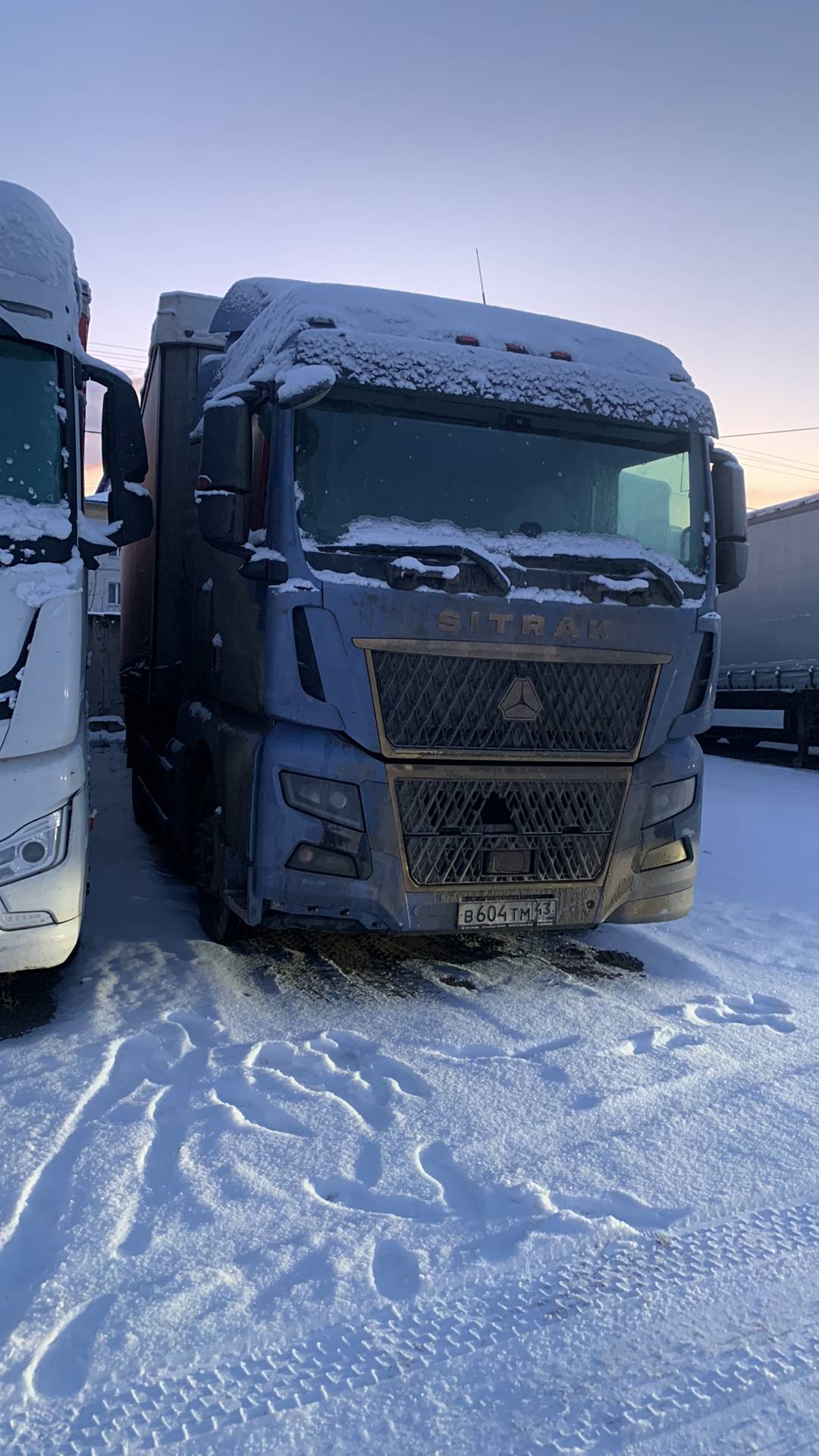 Sitrak C7H 4x2 ZZ4186V361HE,  509 653 км, 2023 года в лизинг