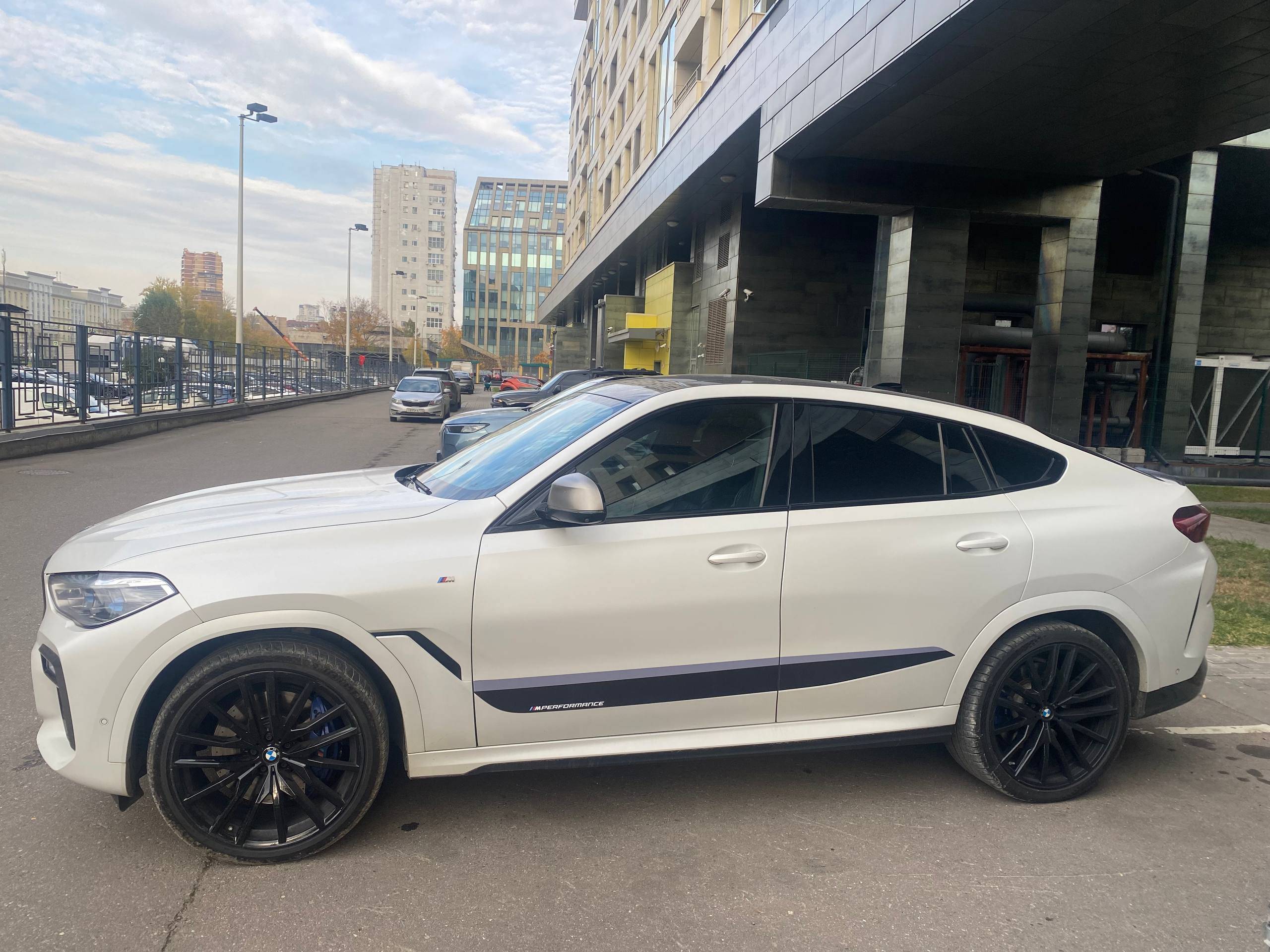 BMW X6,  151 879 км, 2019 года в лизинг