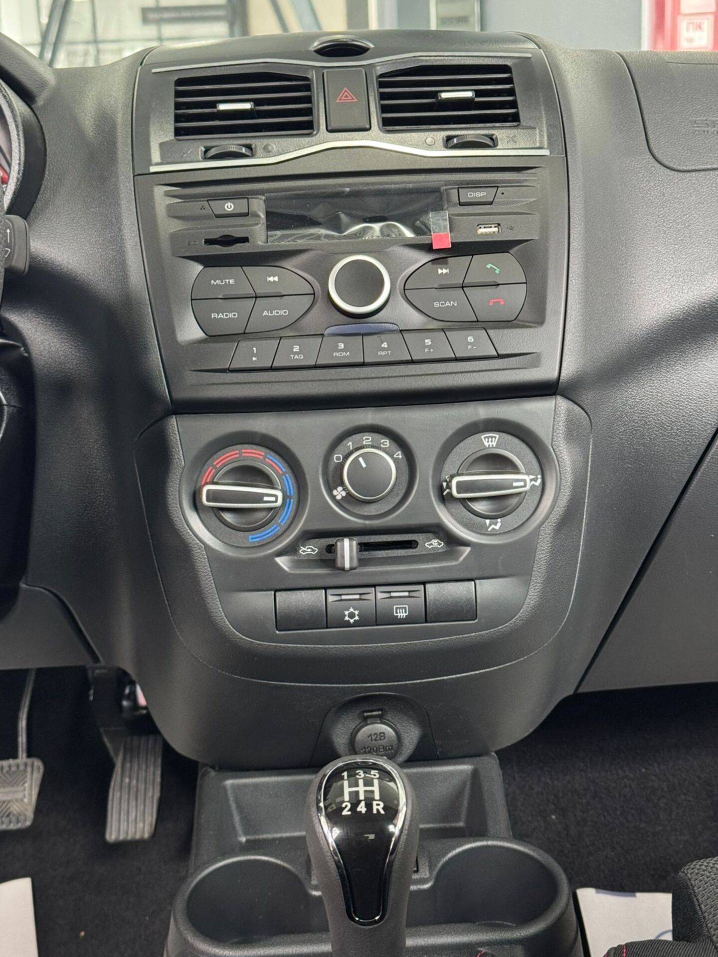 Lada Granta Sportline седан Comfort 24 1.6 106hp 5MT