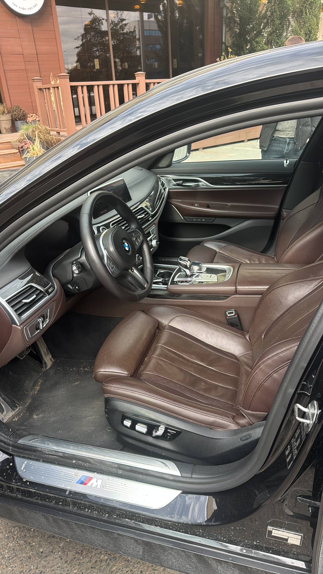 BMW 7 серия,  121 122 км, 2019 года в лизинг