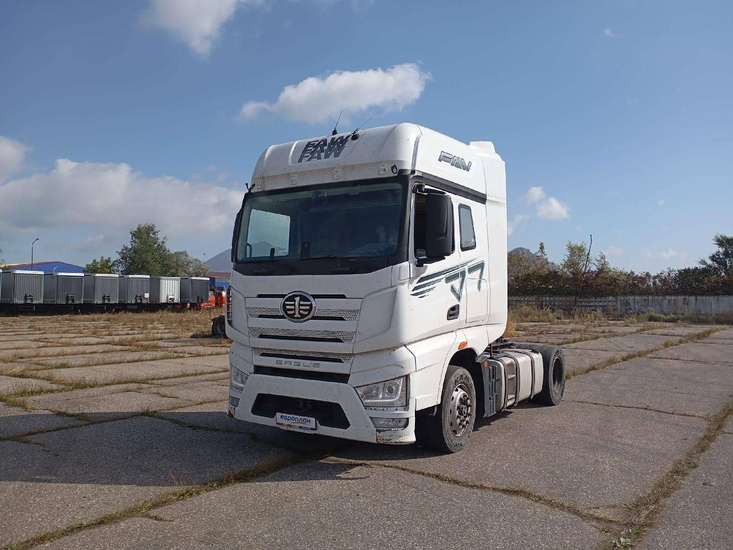 FAW CA4180P77K25E5 4x2,  668 270 км, 2023 года в лизинг