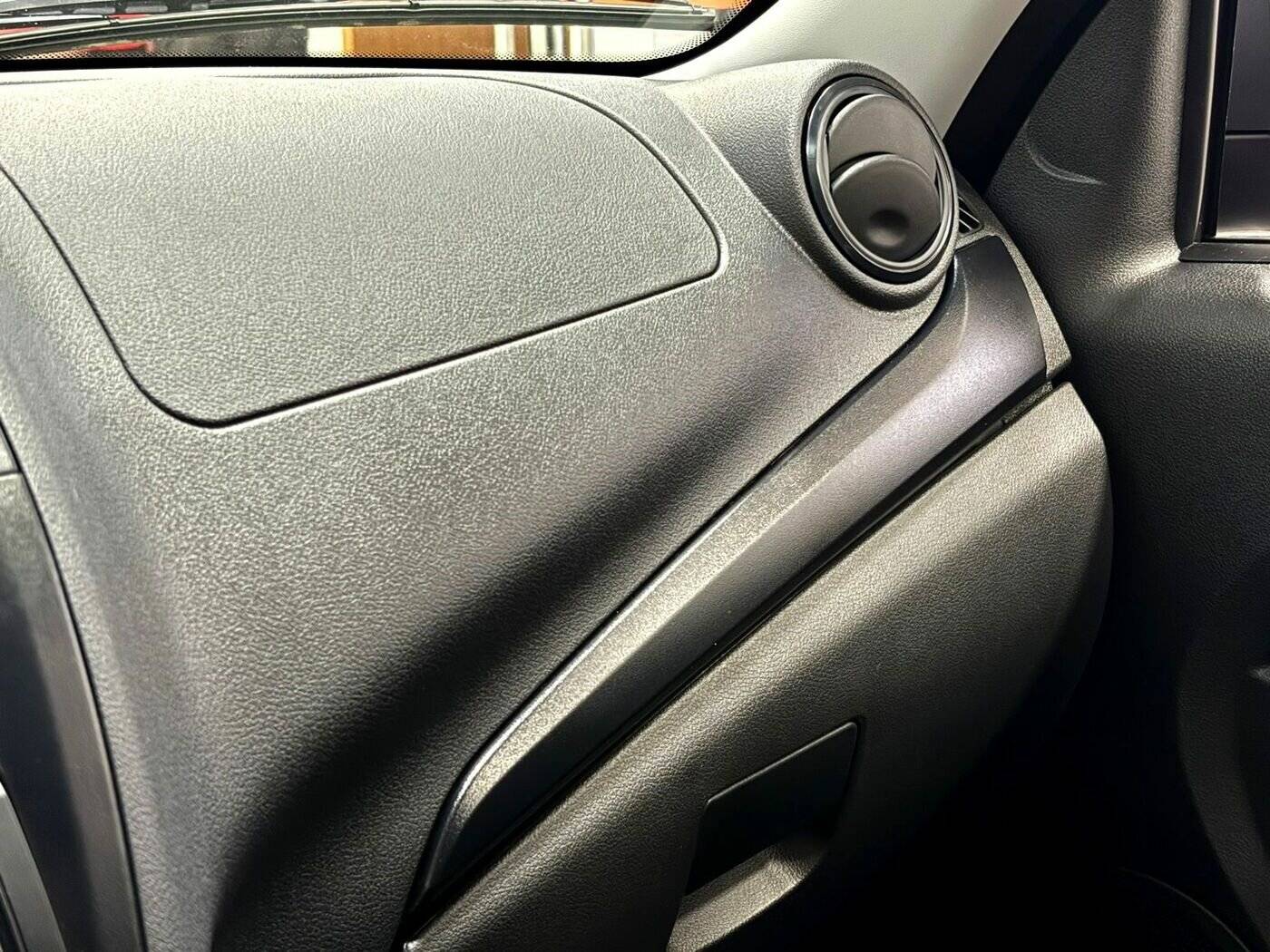 Lada Granta седан Classic 24 Кондиционер 1.6 90hp 5MT