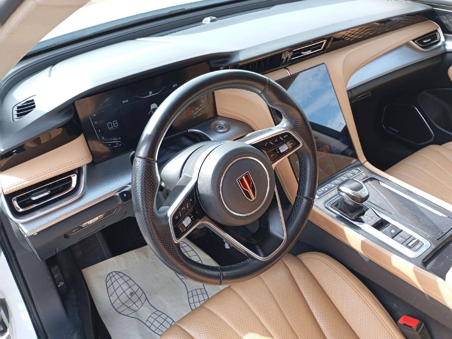 Hongqi H5,  187 074 км, 2023 года в лизинг