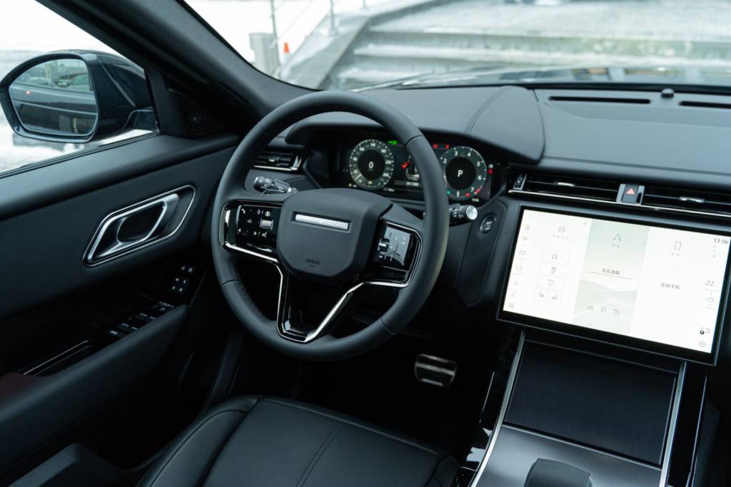 Land Rover Velar 2.0 250 Дайнэмик СЕ (Dynamic SE)