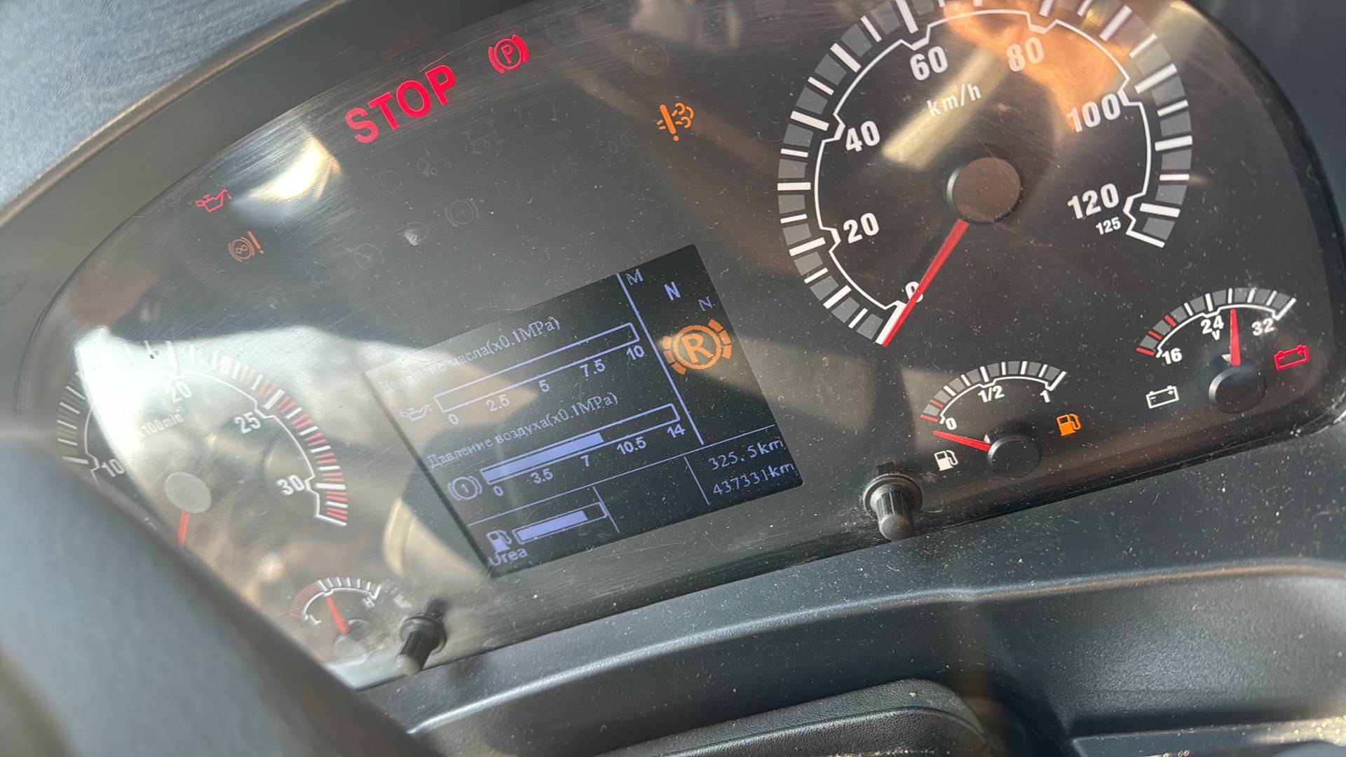 Sitrak C7H 4x2 ZZ4186V361HE,  437 295 км, 2022 года в лизинг