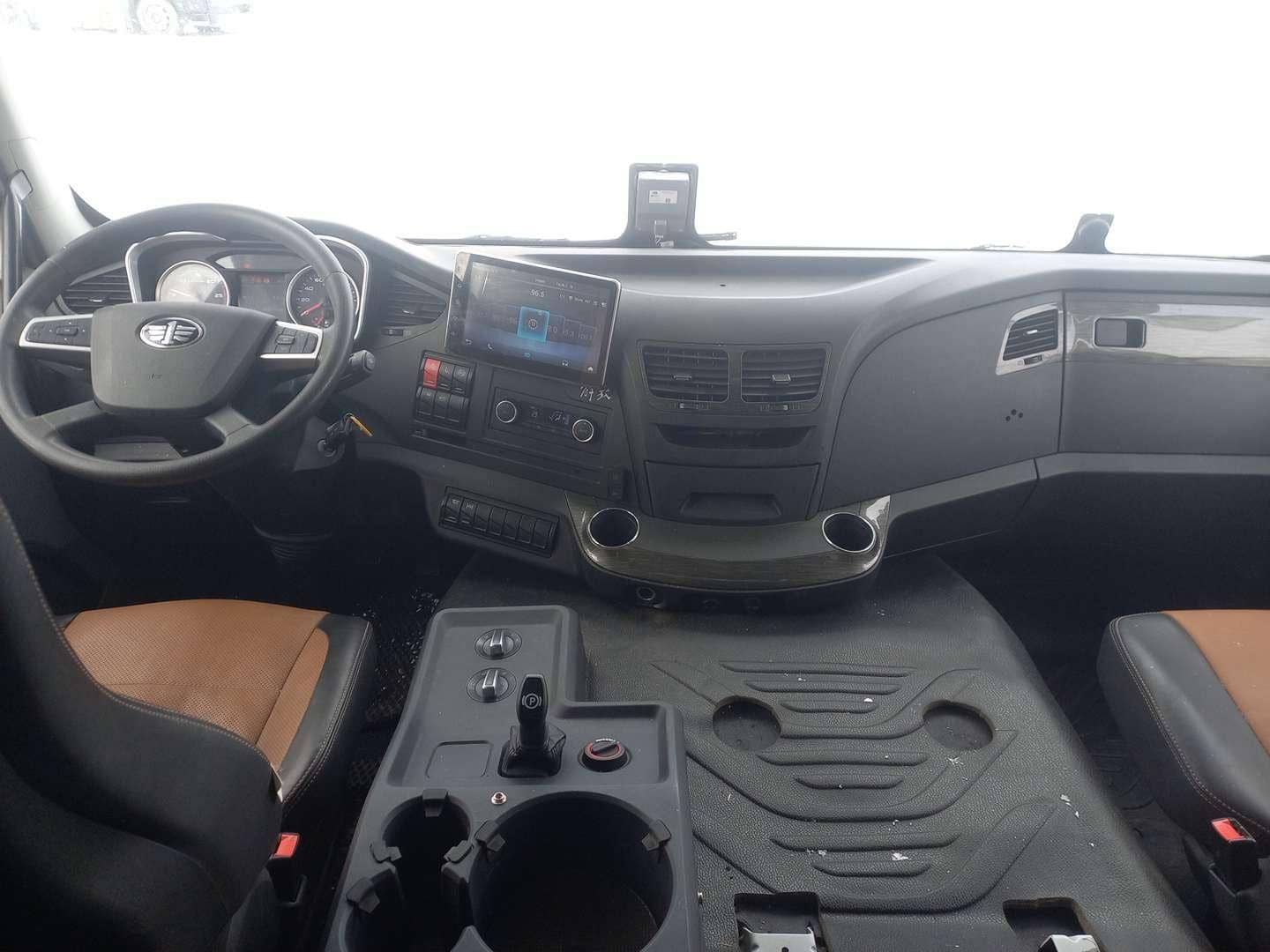 FAW CA4180P66K25E5 4x2,  153 083 км, 2023 года в лизинг