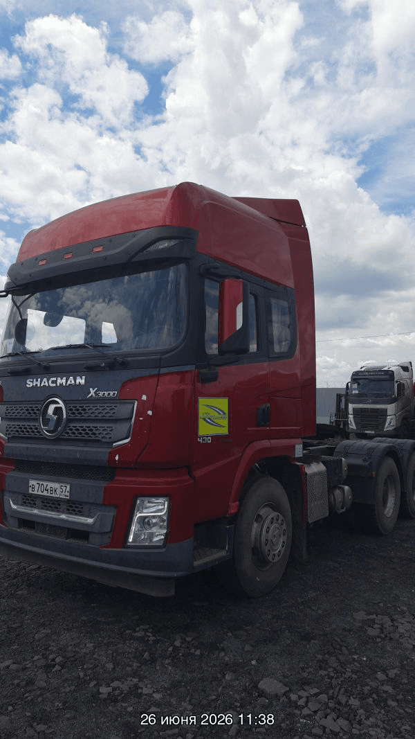 Shacman SX42584V324,  201 205 км, 2022 года в лизинг