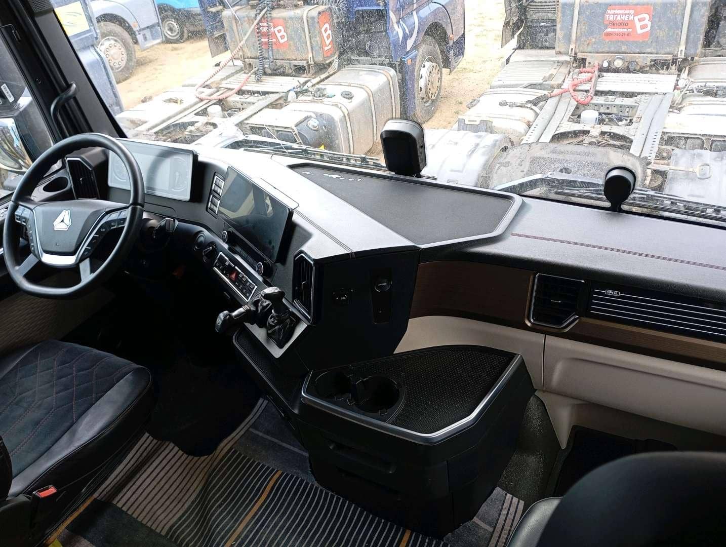 Sitrak С7Н MAX 6×4 ZZ4256V364HE,  165 355 км, 2023 года в лизинг