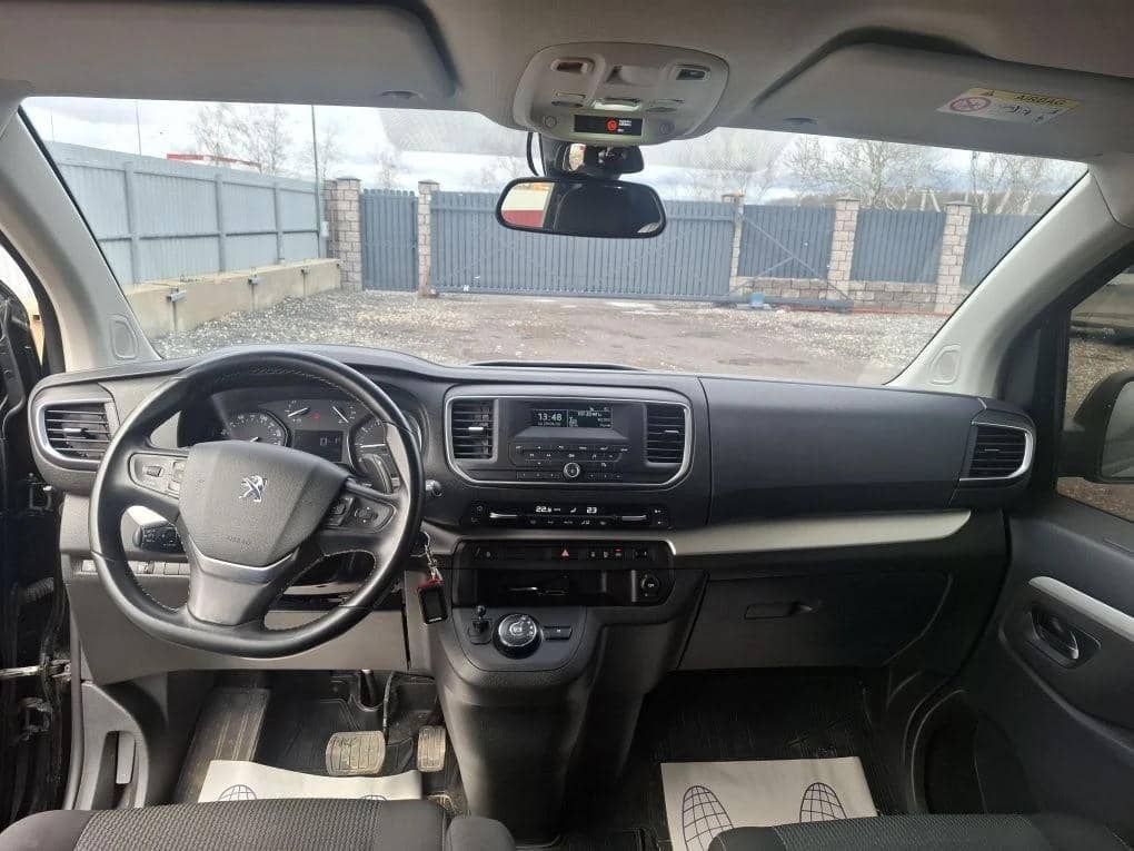 Peugeot Traveller,  166 453 км, 2021 года в лизинг