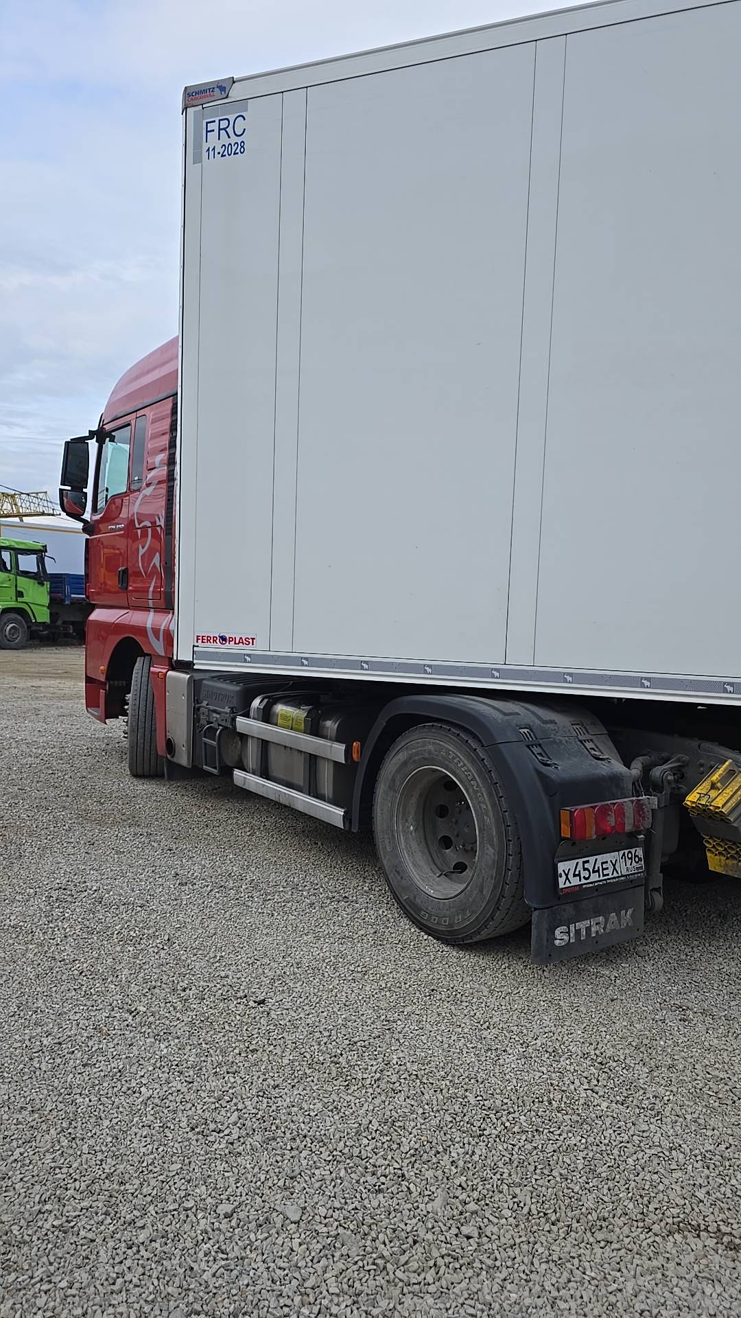 Sitrak C7H MAX ZZ4186V391HE,  220 000 км, 2024 года в лизинг