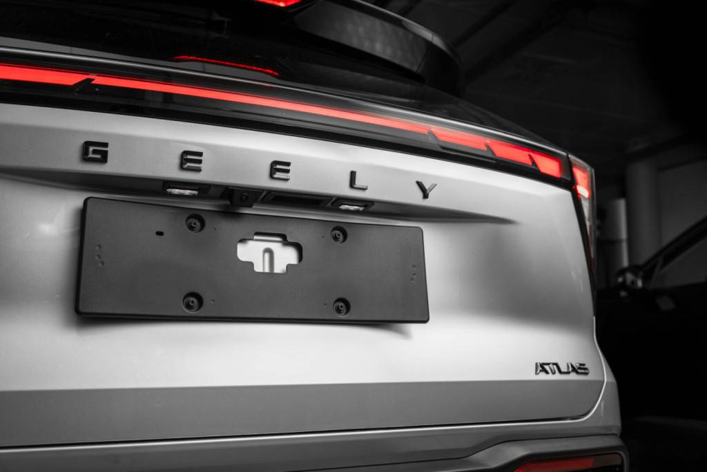 Geely Atlas Флагман 2.0Т АТ полный привод