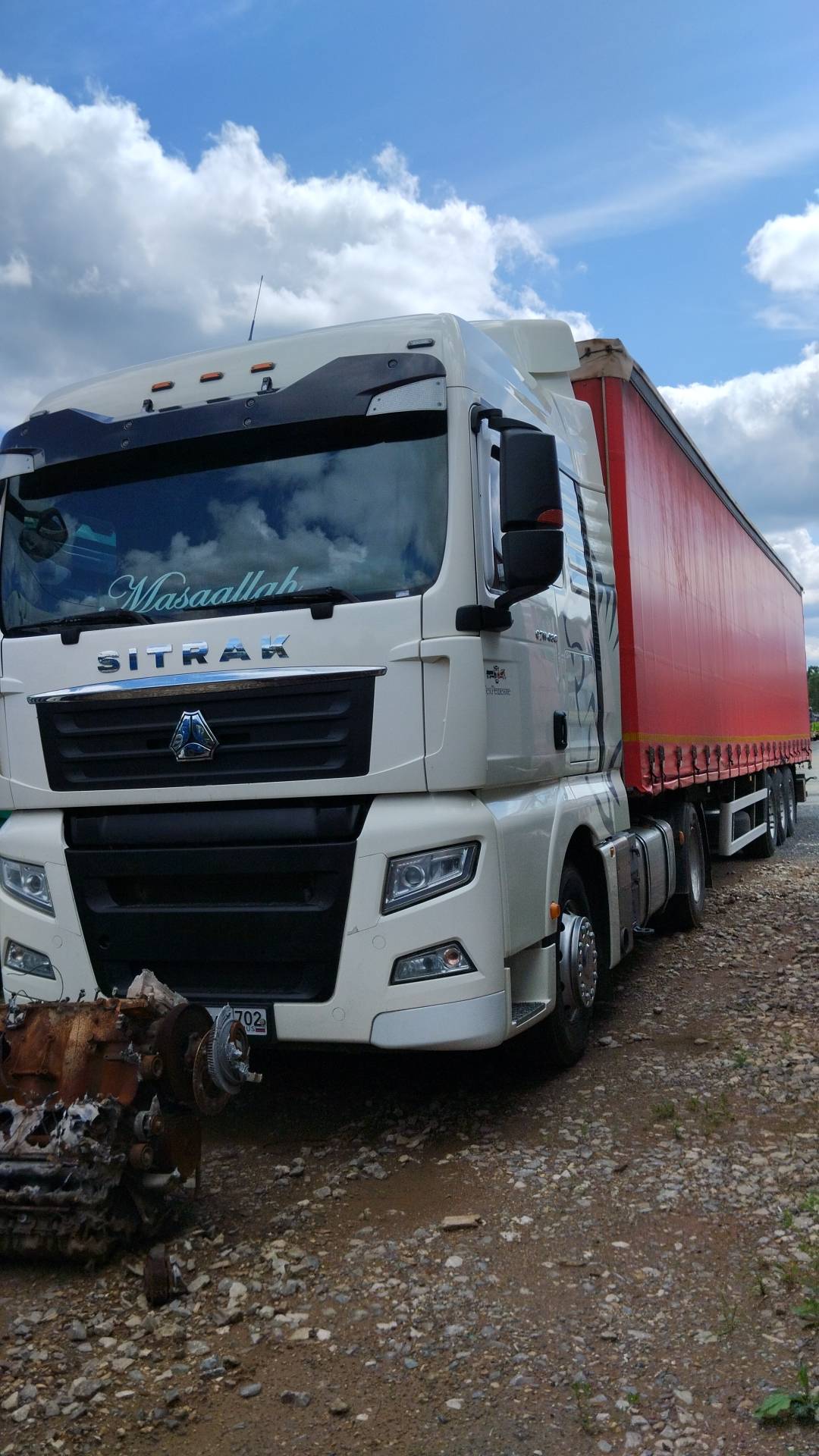 Sitrak C7H 4x2 ZZ4186V361HE,  274 796 км, 2023 года в лизинг