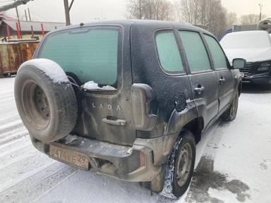 Lada Niva Travel
