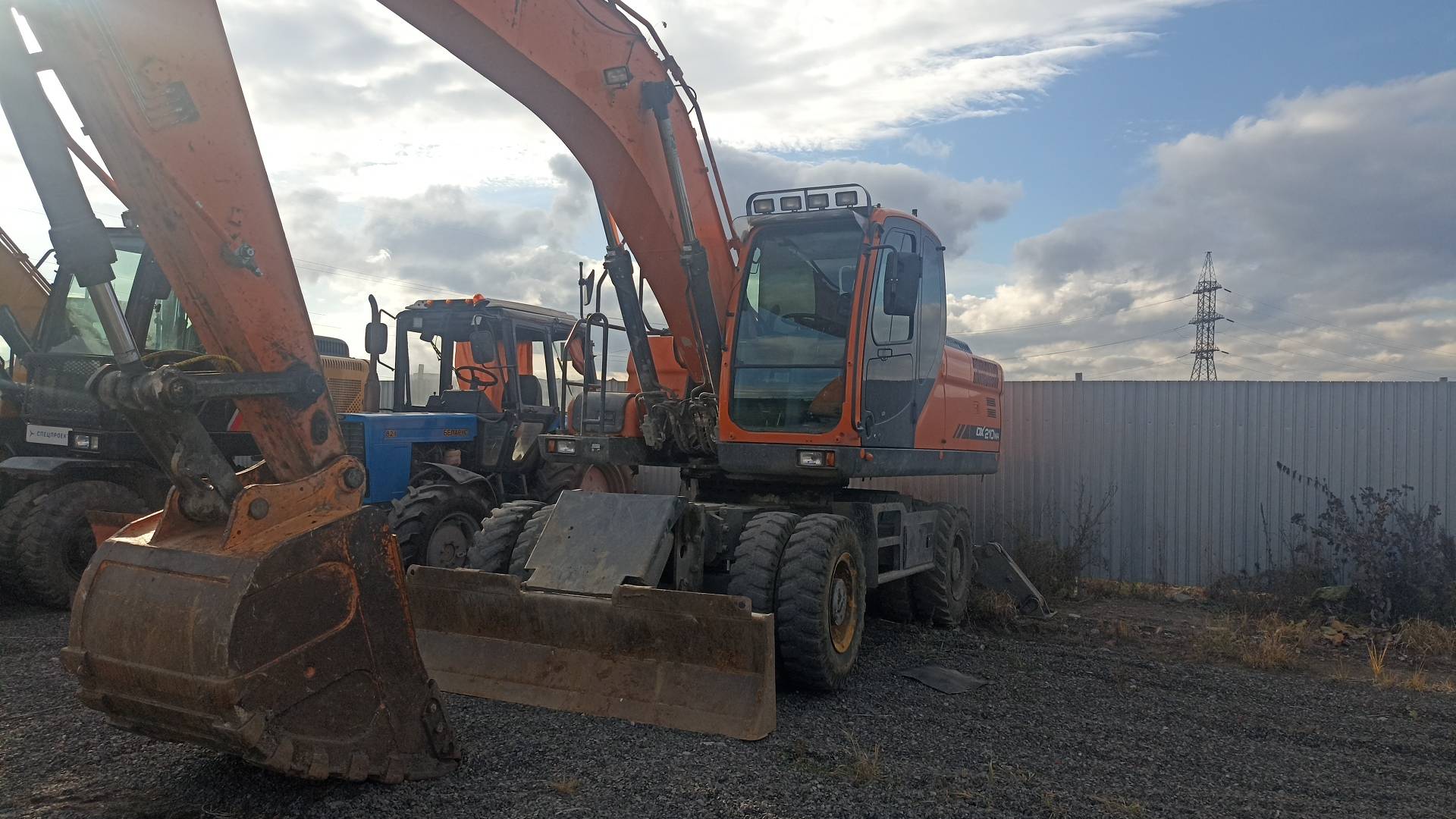DOOSAN/DEVELON DX210WA, 2023 года в лизинг