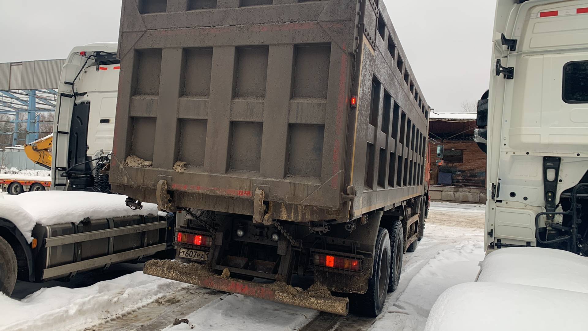 HOWO ZZ3407S3867E 8x4,  361 920 км, 2021 года в лизинг