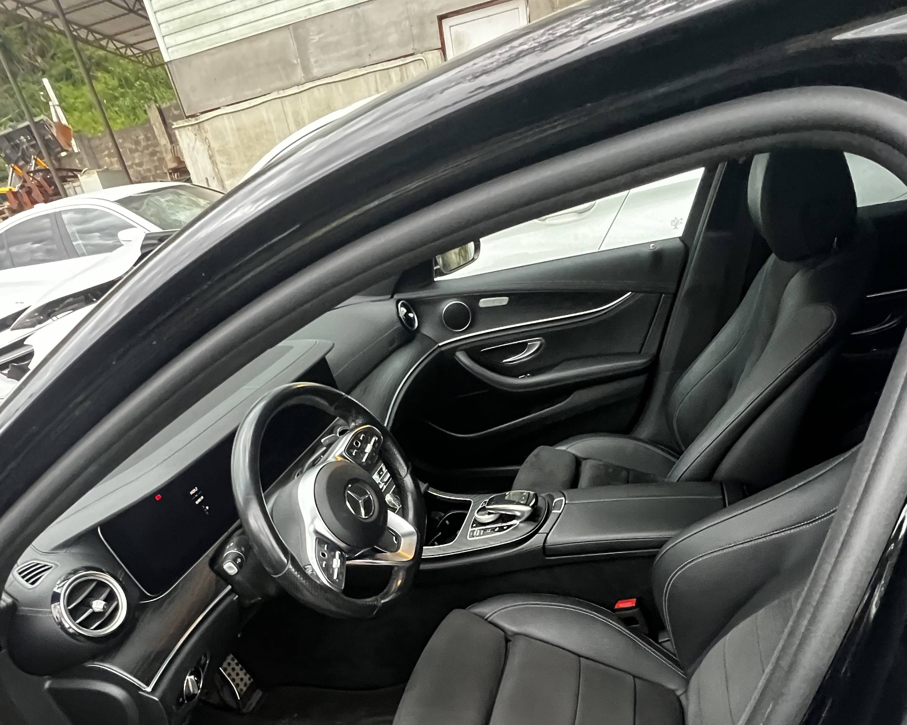 Mercedes-Benz E седан,  160 000 км, 2019 года в лизинг