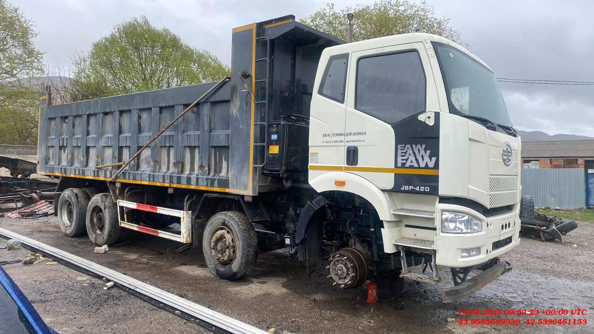 FAW CA3310P66K24T4E5 8х4,  200 000 км, 2023 года