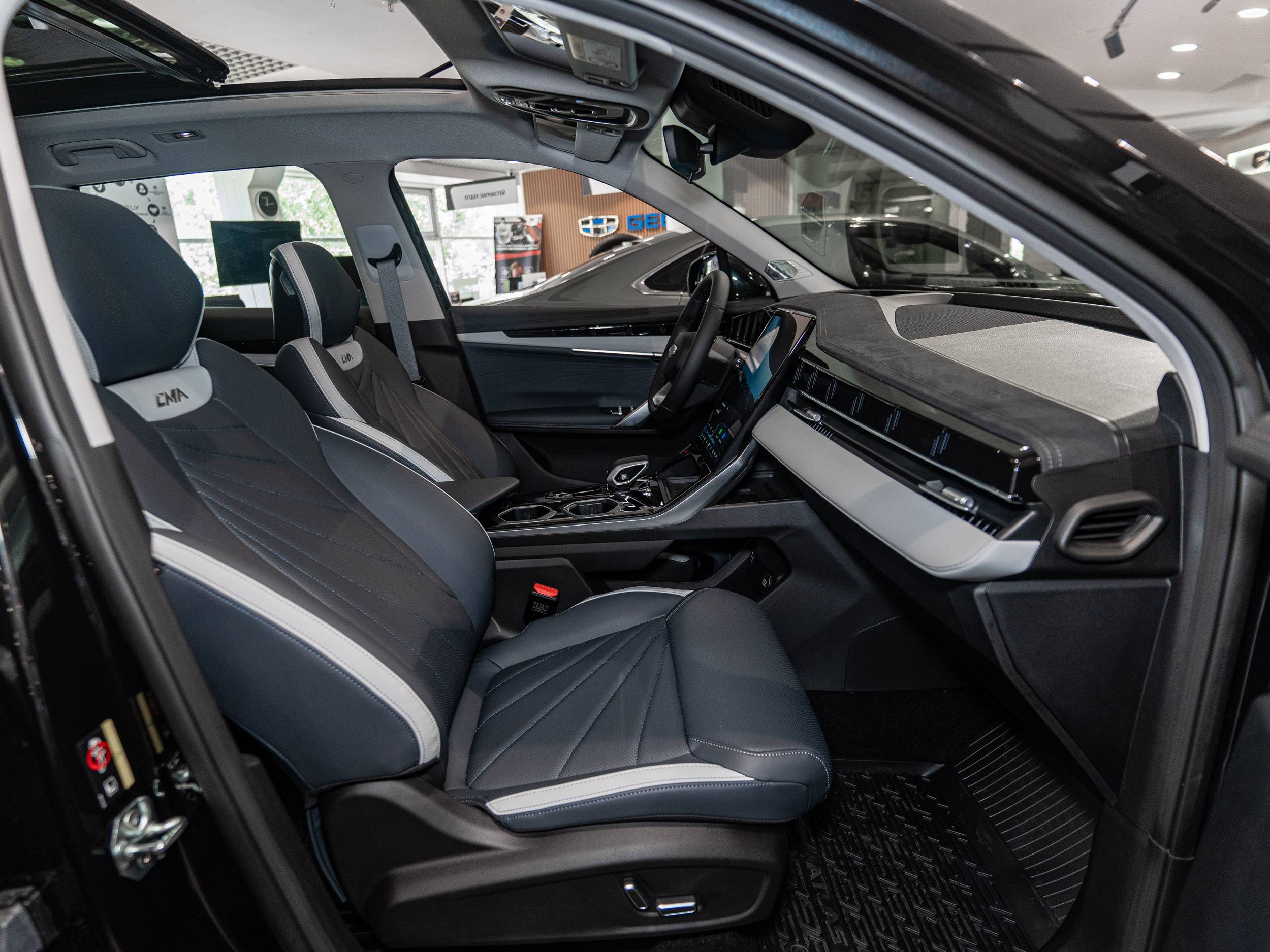 Geely Atlas Флагман 2.0Т АТ полный привод