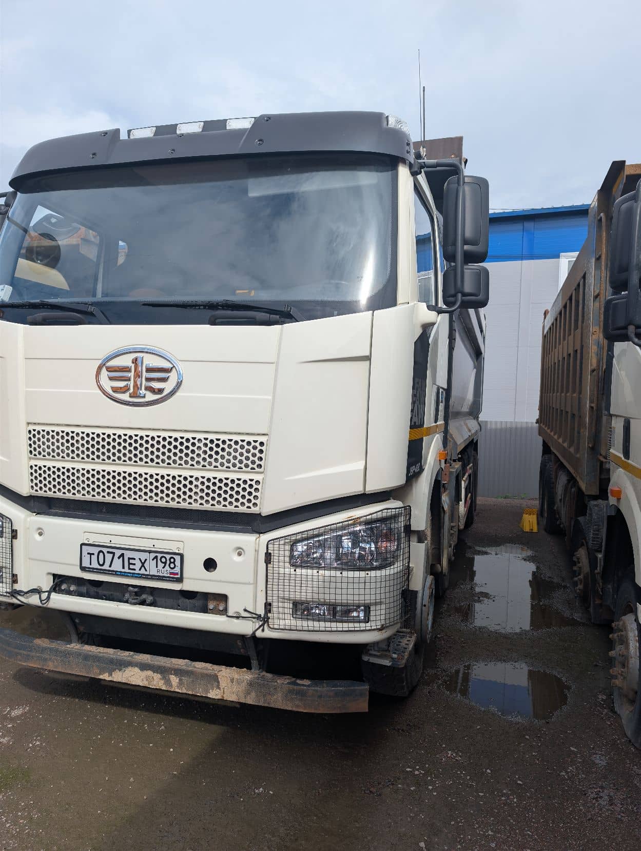 FAW CA3310P66K24T4E5 8х4,  79 700 км, 2023 года в лизинг