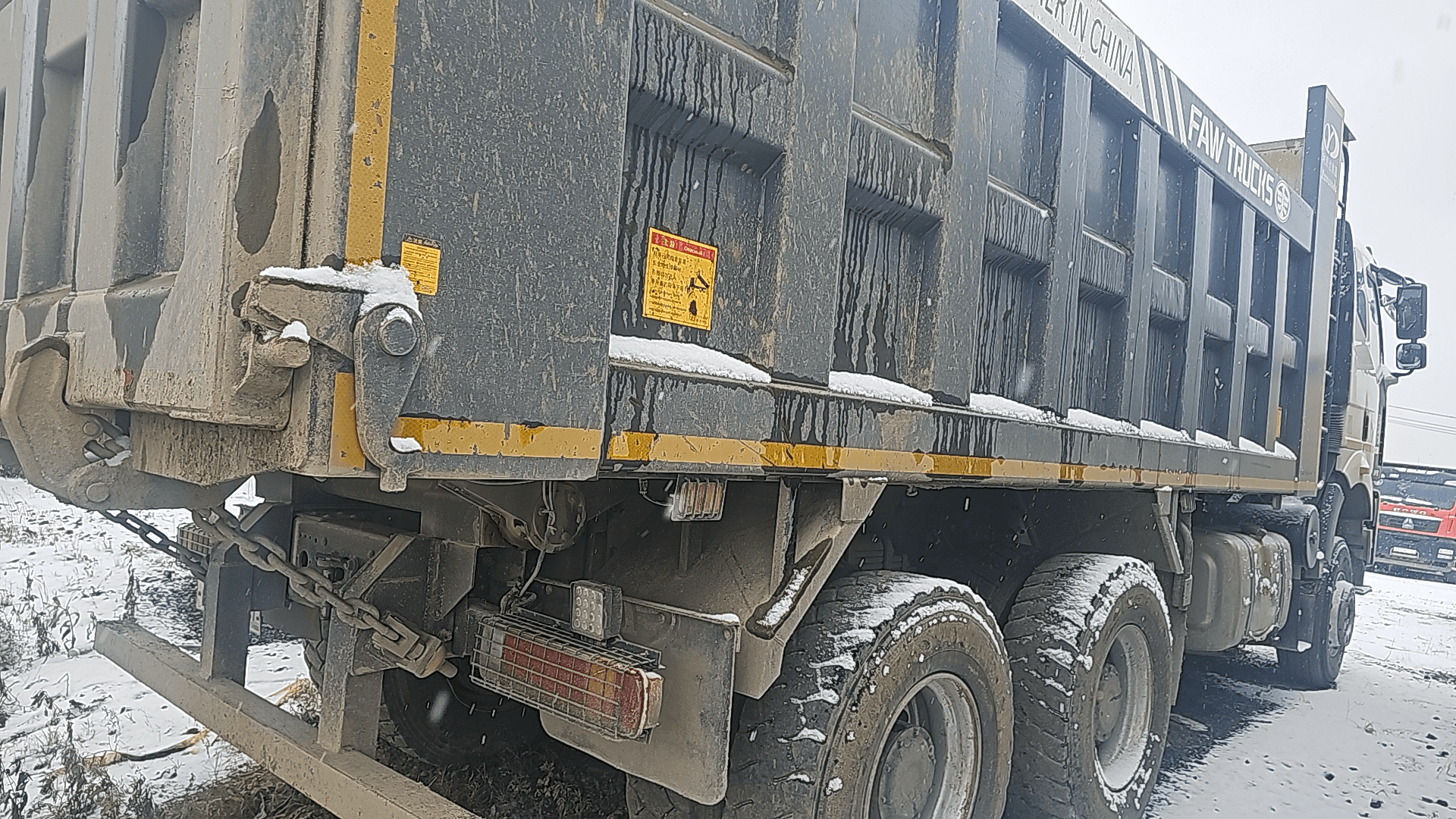 FAW CA3250P66K24T1E5 6х4,  82 155 км, 2022 года в лизинг