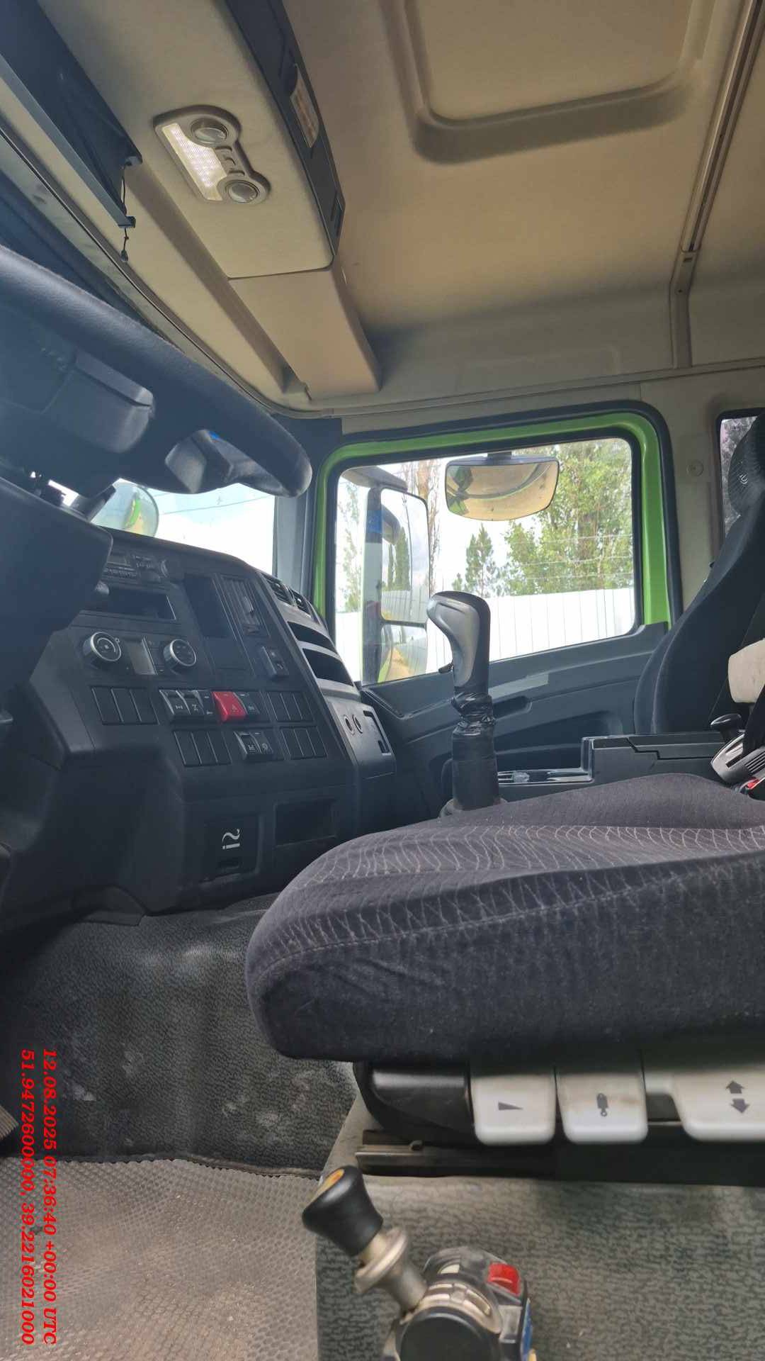 Shacman SX32586T384C,  94 358 км, 2022 года в лизинг