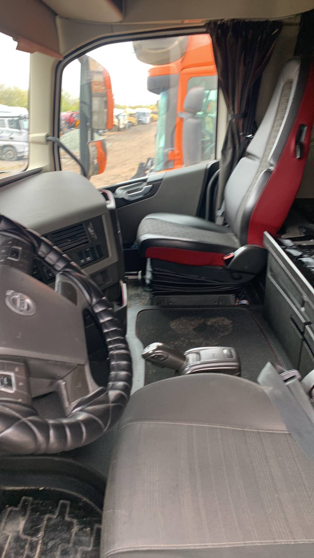 Volvo FH 460 4x2 (FH Globetrotter),  699 424 км, 2021 года в лизинг