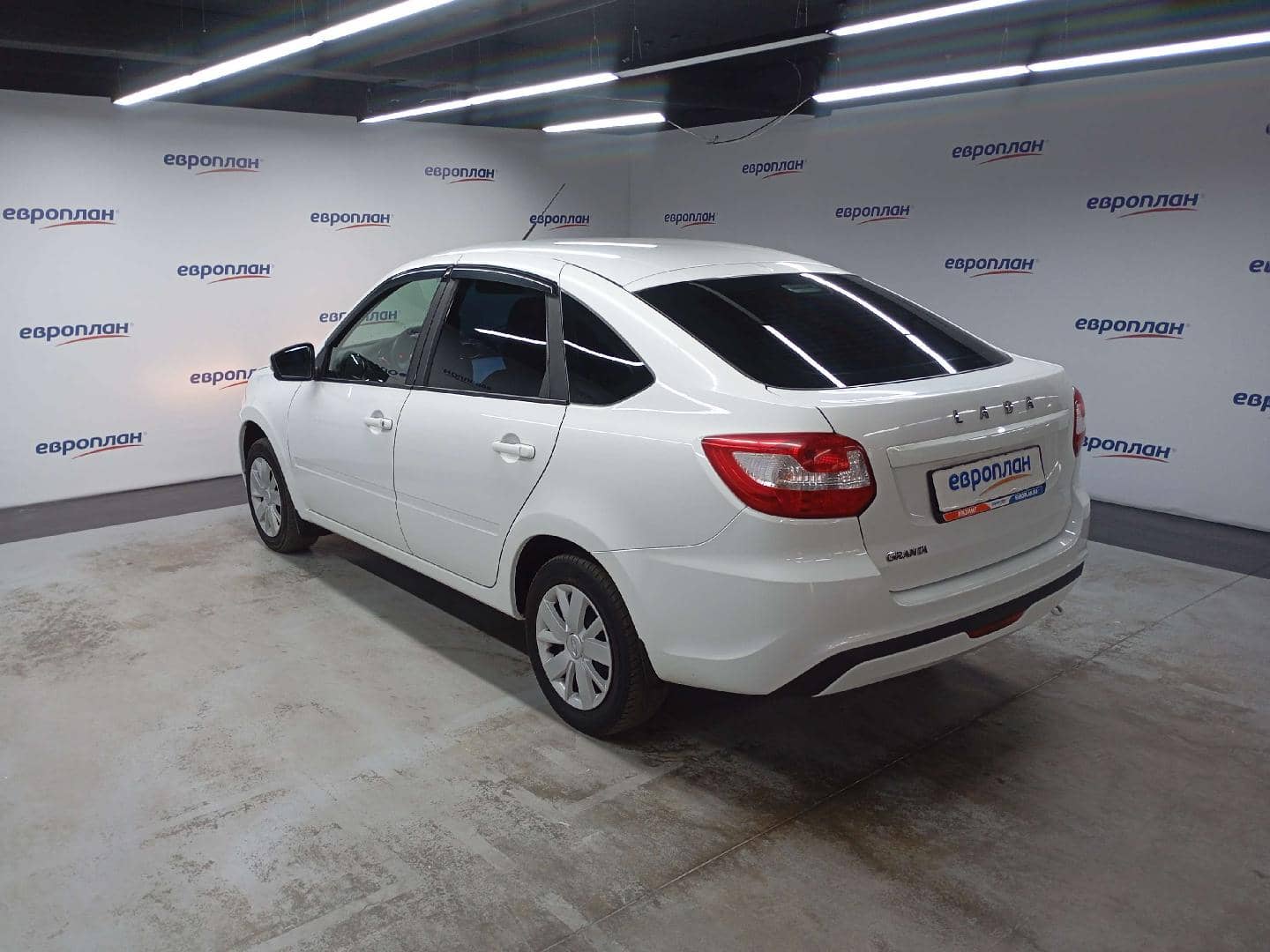 Lada Granta лифтбек,  102 035 км, 2023 года в лизинг