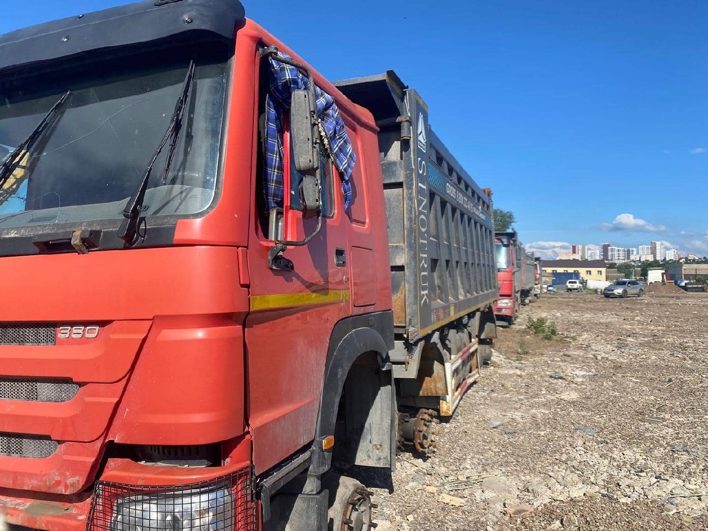 HOWO ZZ3407S3867E 8x4,  130 000 км, 2022 года