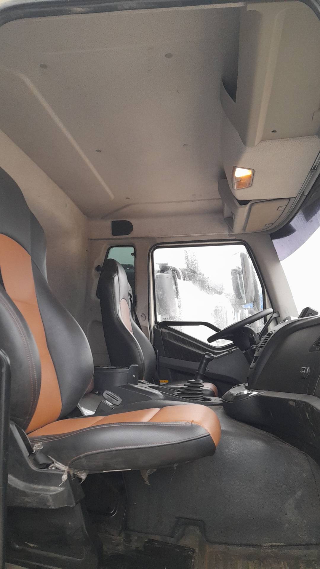 FAW CA3310P66K24T4E5 8х4,  116 809 км, 2023 года в лизинг