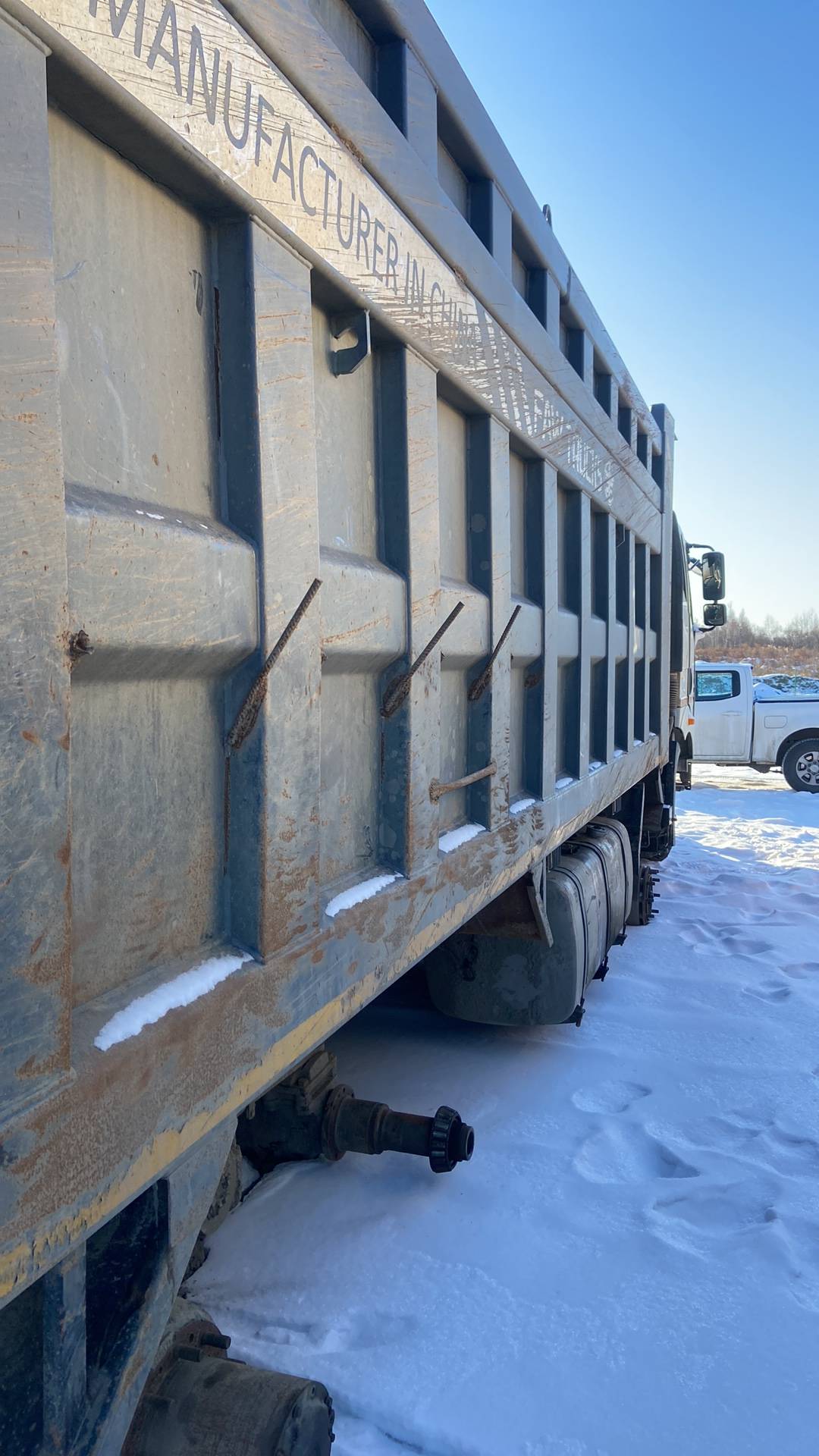 FAW CA3310P66K24T4E5 8х4,  250 000 км, 2022 года в лизинг