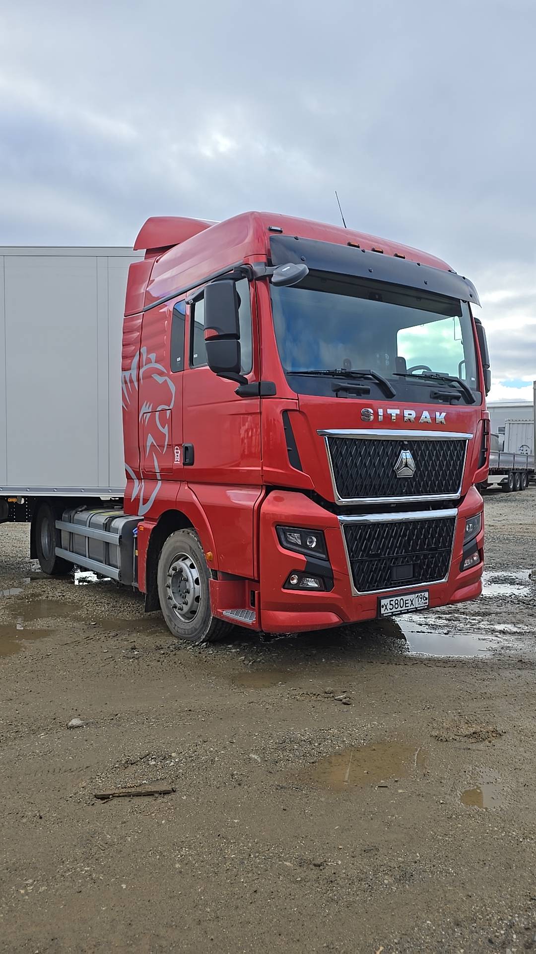 Sitrak C7H MAX ZZ4186V391HE,  181 979 км, 2024 года в лизинг