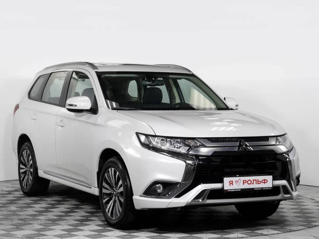 Mitsubishi Outlander Invite 2.0 CVT 4WD
