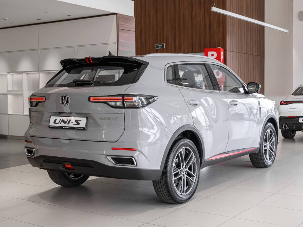 Changan Uni-S Tech 1.5T 7AT