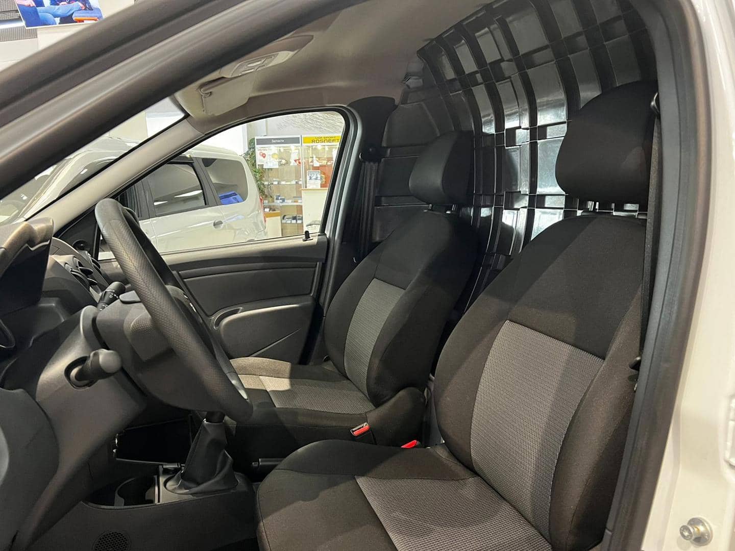 Lada Largus фургон Классик 1.6 90 л.с. МТ (Classic)