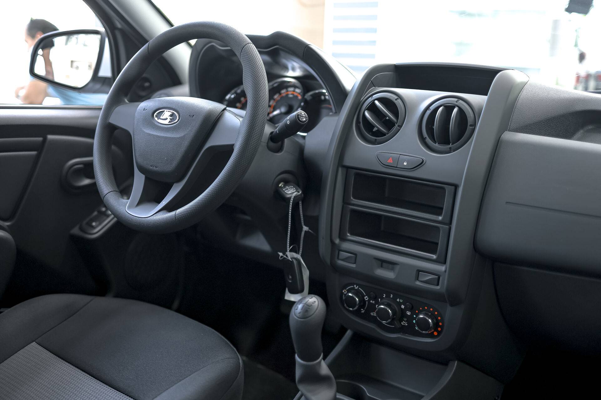 Lada Largus фургон Classic 1.6 90hp 5MT