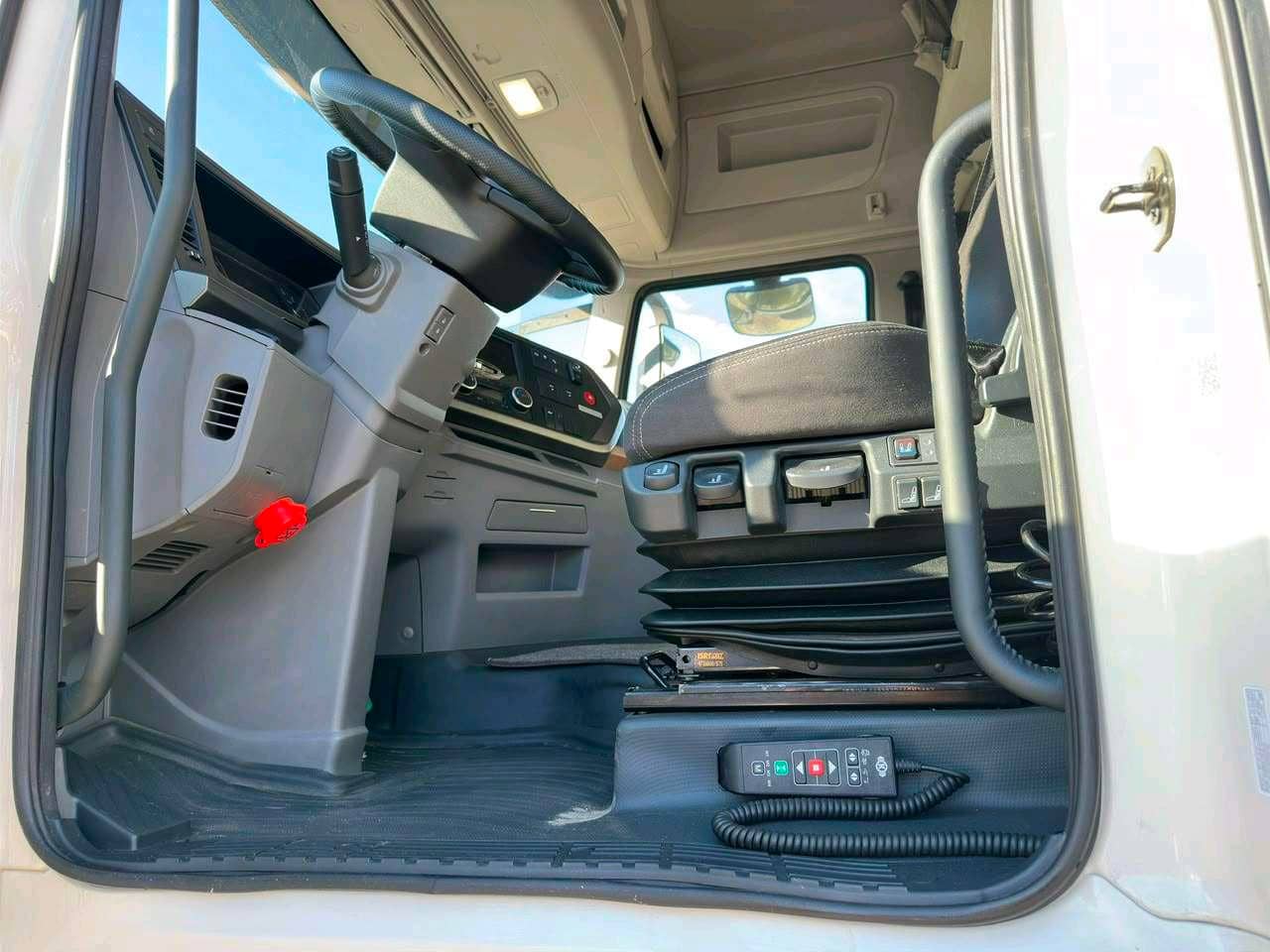 DongFeng GX DFH4180 4x2,  198 840 км, 2024 года в лизинг