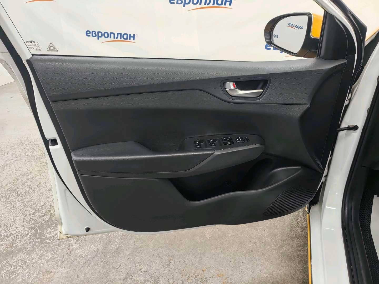 Hyundai Solaris,  418 261 км, 2021 года в лизинг