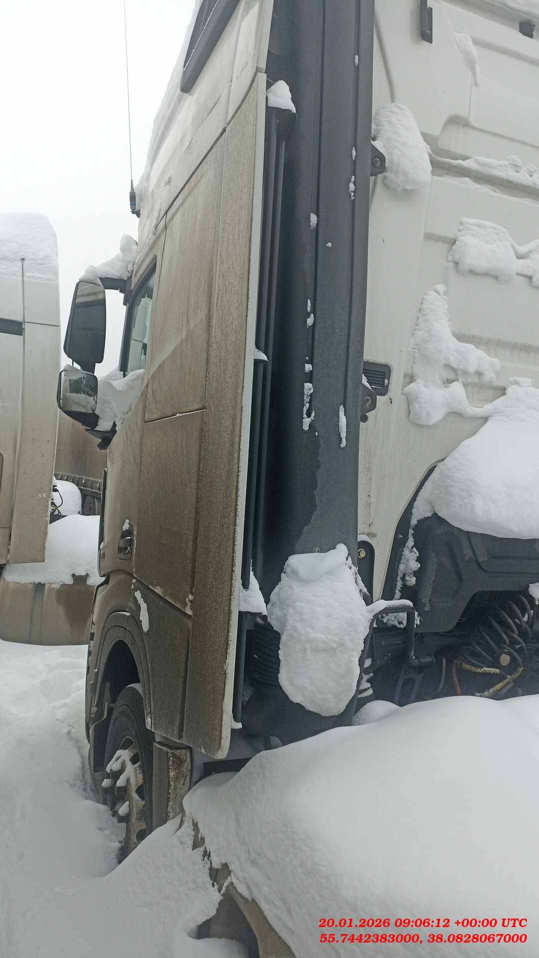 Shacman SX4188YY381,  240 343 км, 2023 года в лизинг