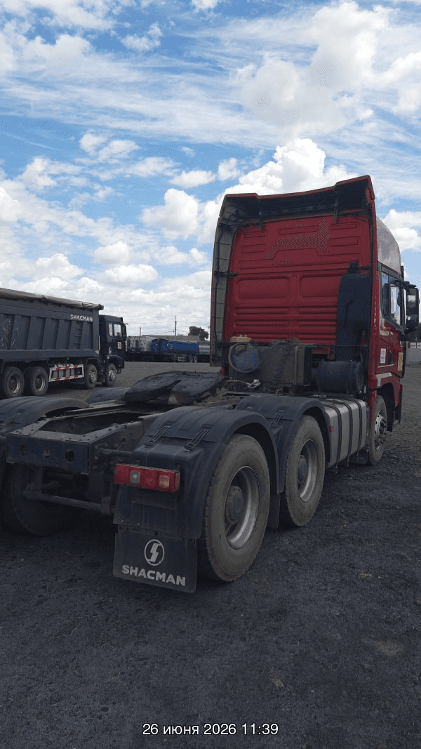 Shacman SX42584V324,  201 205 км, 2022 года в лизинг