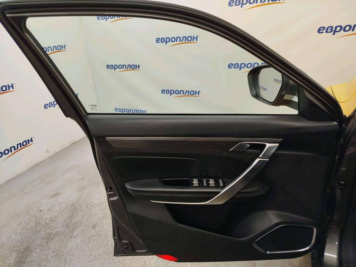 Geely Atlas Pro,  283 586 км, 2023 года в лизинг