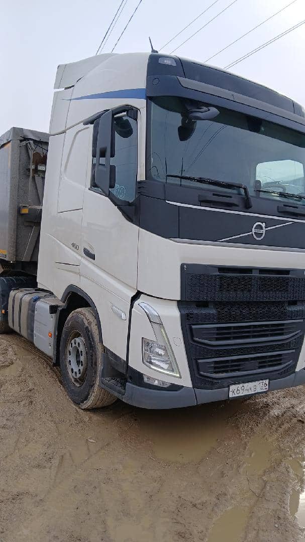 Volvo FH 460 4x2 (FH Globetrotter),  671 169 км, 2022 года в лизинг